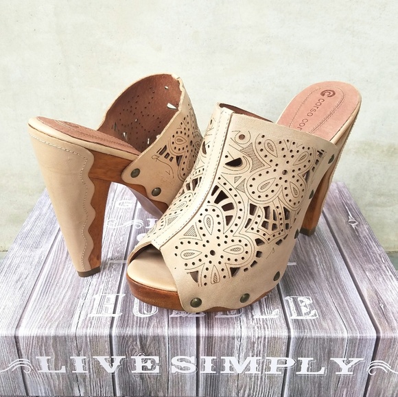 Beautiful & Stylish Corso Como Clogs - Picture 3 of 6